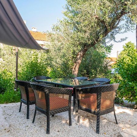 Awesome Apartment In Makarska With Wifi Ngoại thất bức ảnh