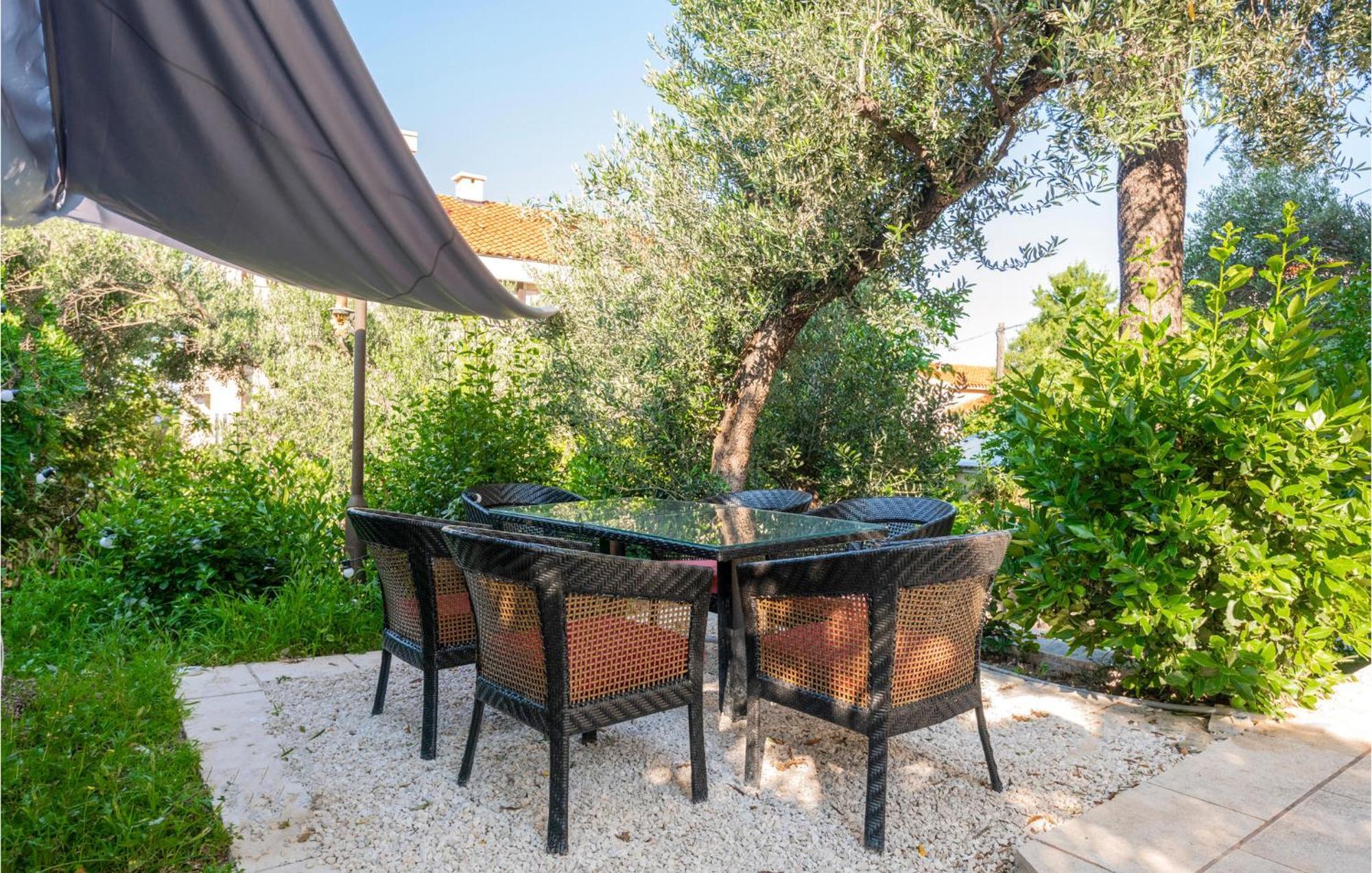 Awesome Apartment In Makarska With Wifi Ngoại thất bức ảnh