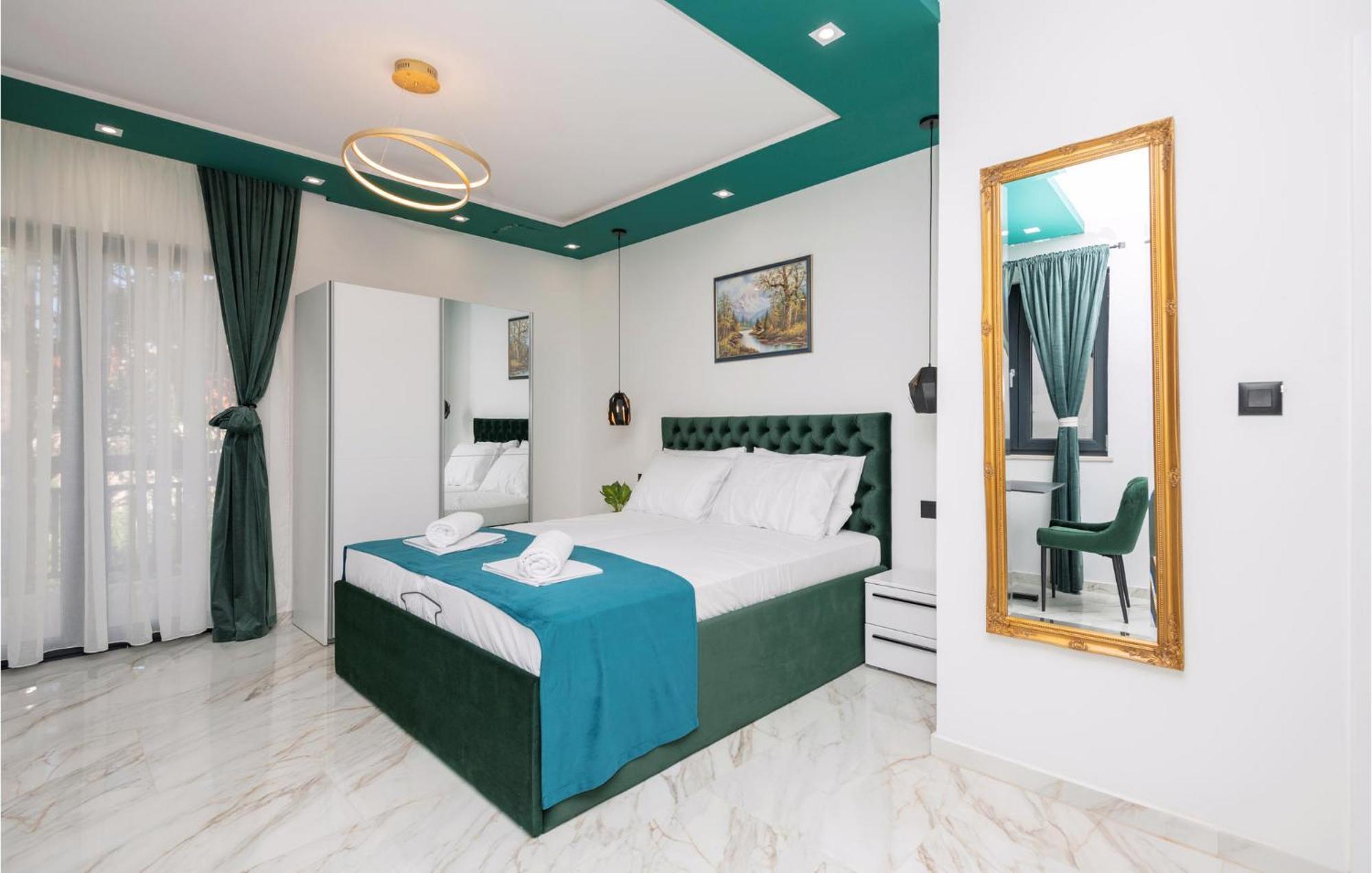 Awesome Apartment In Makarska With Wifi Ngoại thất bức ảnh