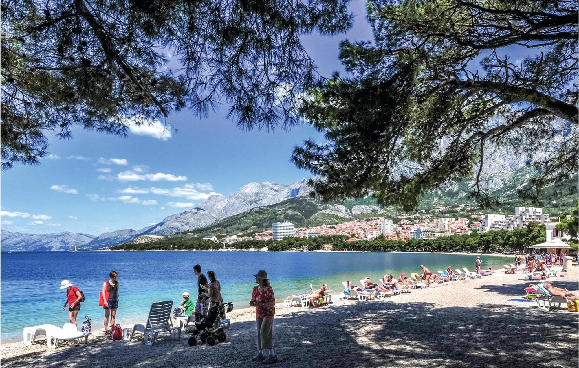 Awesome Apartment In Makarska With Wifi Ngoại thất bức ảnh